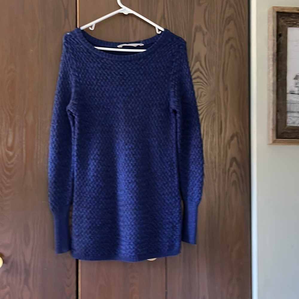 Athleta long sleeved navy mixed with black long sweater. Size Small
